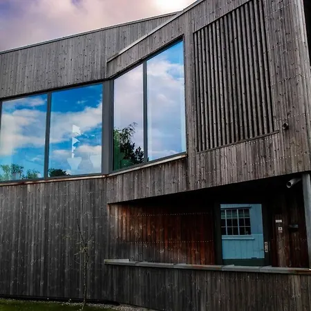 Villa Architect-designed House On The Rooftops Of The